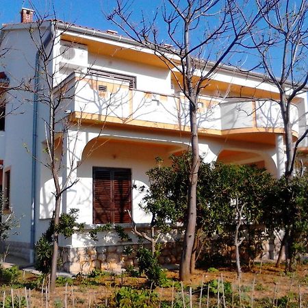 Apartments Kresimir Beauty With Shadow Trees And Parking Place Pag Town Buitenkant foto